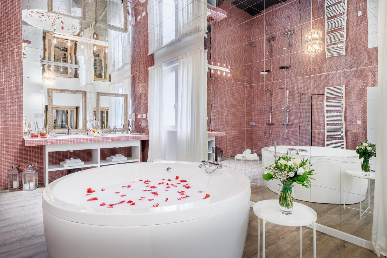 Deluxe Suite with Balcony, Sanctuary View and Free Spa Access,1317806857:JPEG